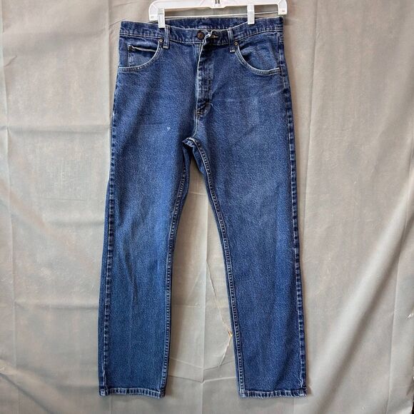 Wrangler Jeans Men’s 34x32 Blue Straight Leg Classic Fit Premium Quality Casual - Picture 1 of 9